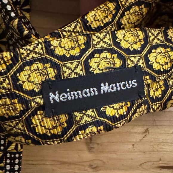 Vintage 90’s Gianni Versace Neiman Marcus Medusa Checker Silk Black Gold Tie - Picture 8 of 10